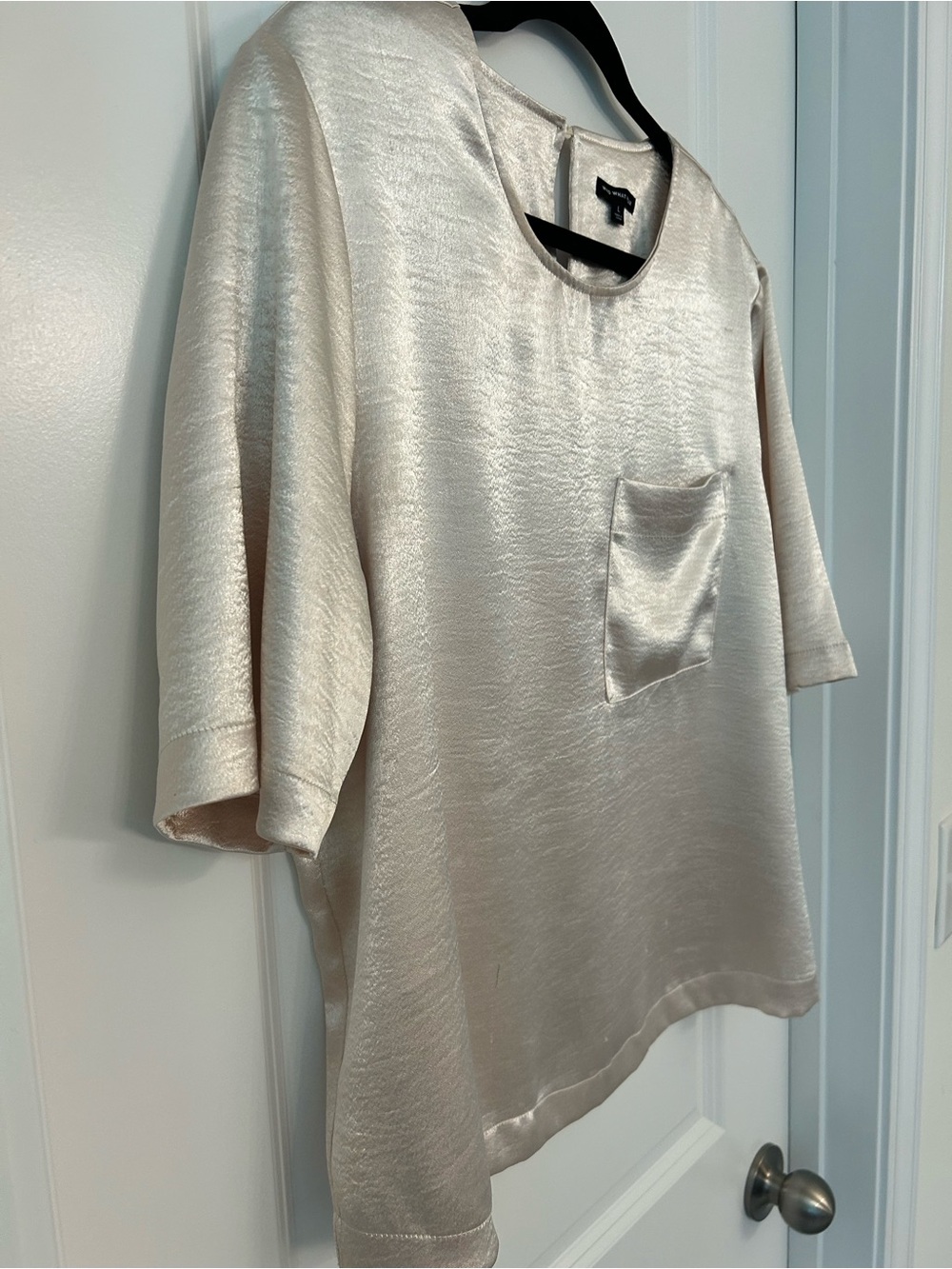 Who What Wear Champagne Satin Blouse Size L Short Sleeve Pocket Top - Picture 10 of 13